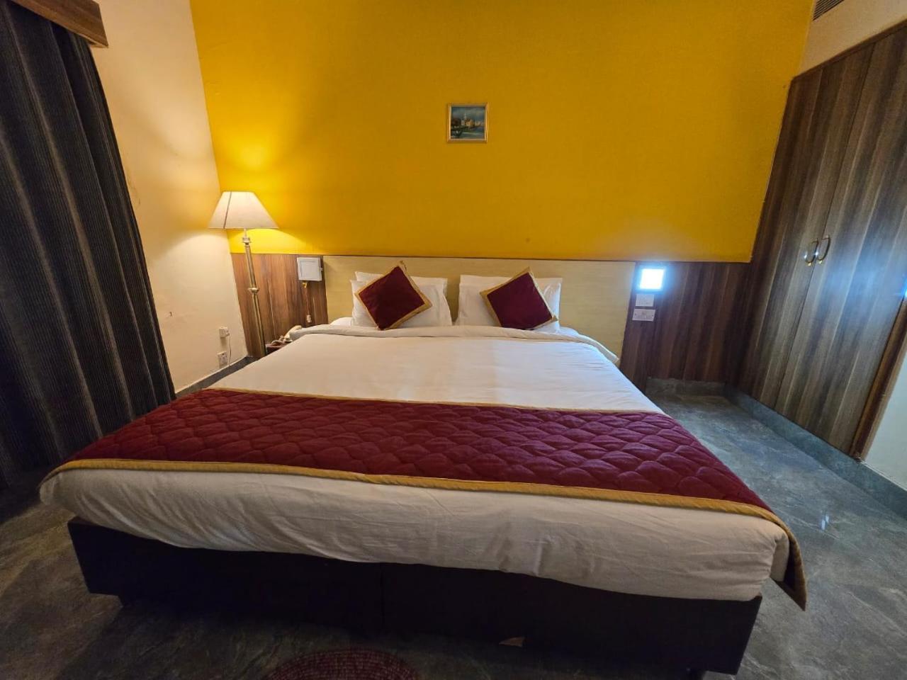 Hotel Badami Court 외부 사진
