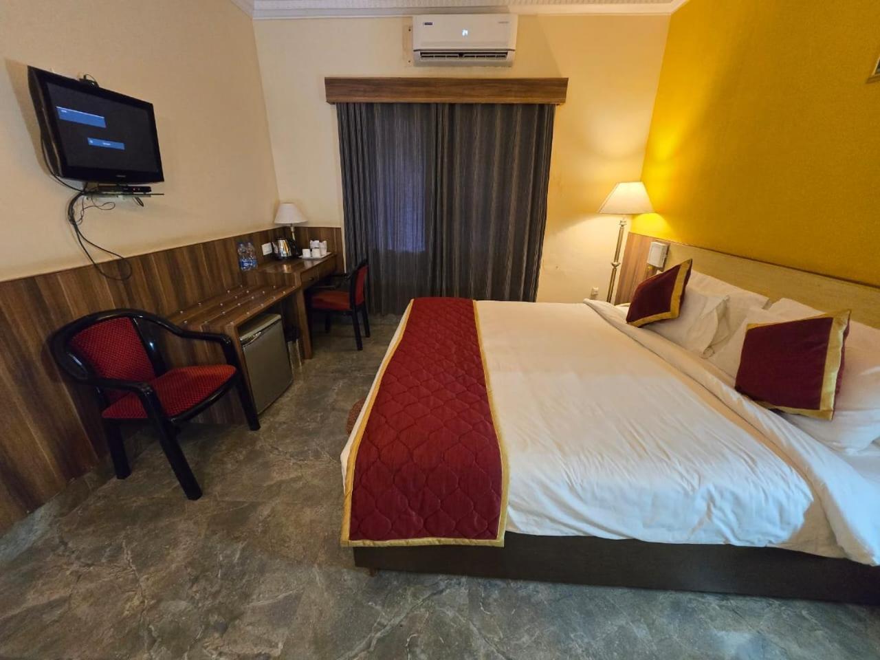 Hotel Badami Court 외부 사진