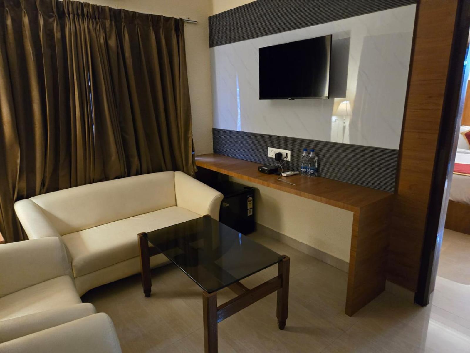 Hotel Badami Court 외부 사진