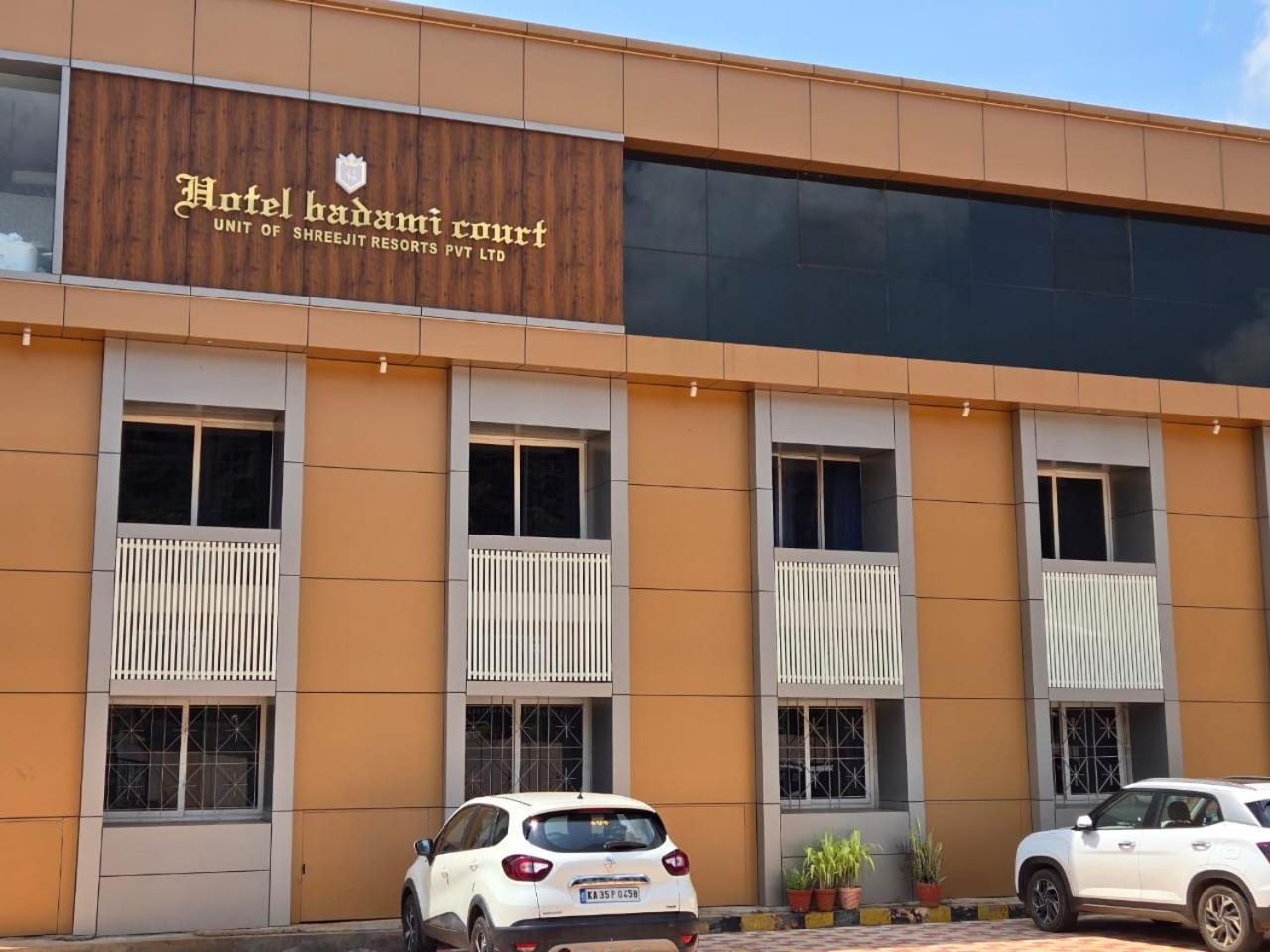 Hotel Badami Court 외부 사진